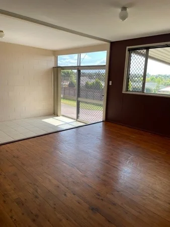 1/200 Stenner Street, Middle Ridge QLD 4350 photo 5