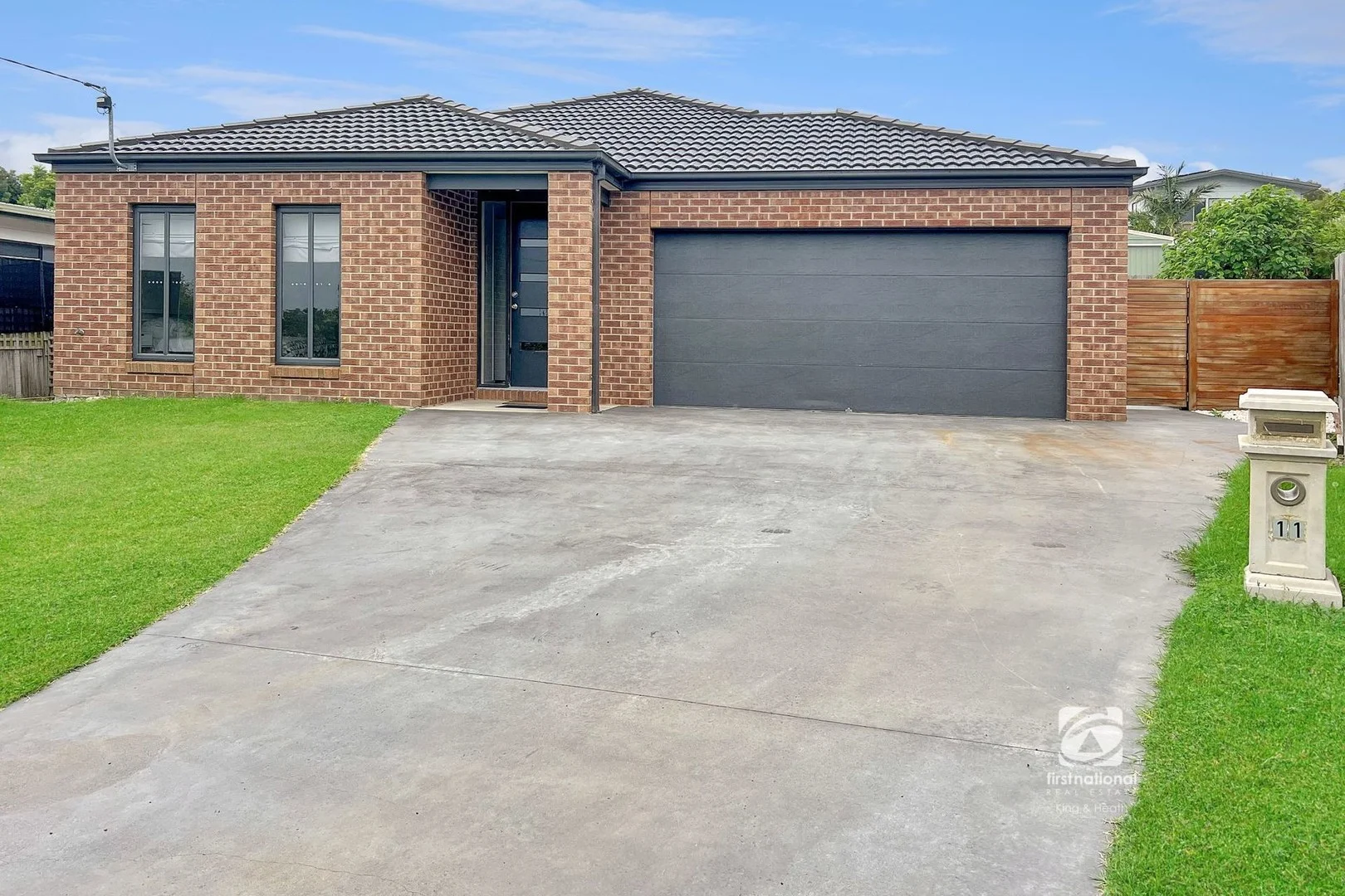 11 Surf Court, Lakes Entrance VIC 3909