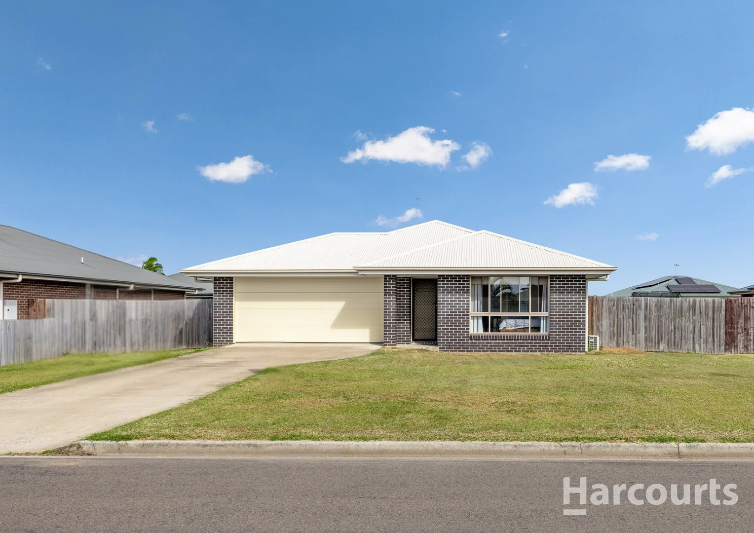 17 Searle Street, Thabeban QLD 4670