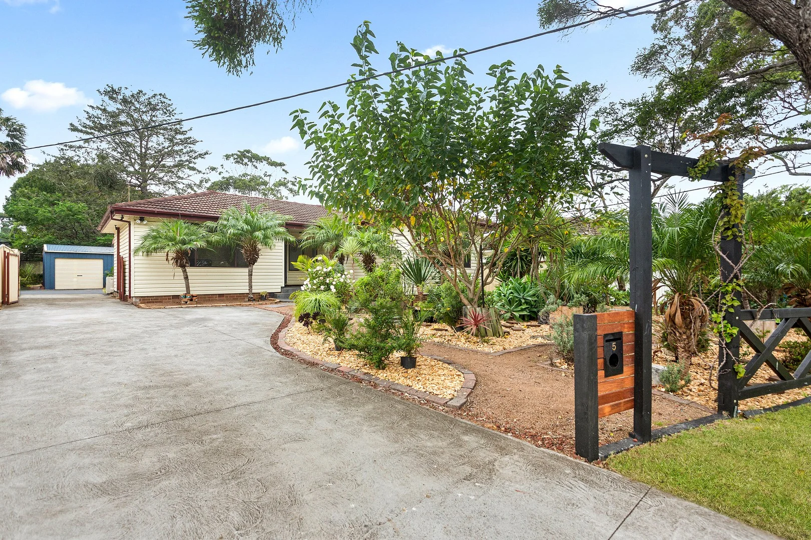 5 Alfred Crescent, Lake Illawarra NSW 2528