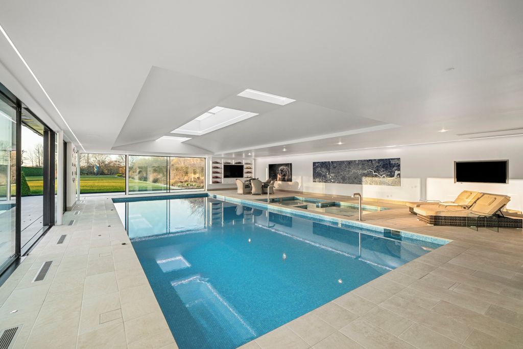 Additional image 8 of 12 bed property for saleGreat Martins, Shurlock Row, Shurlock, Reading RG10