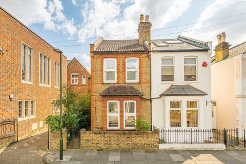 Walpole Crescent, Teddington TW11