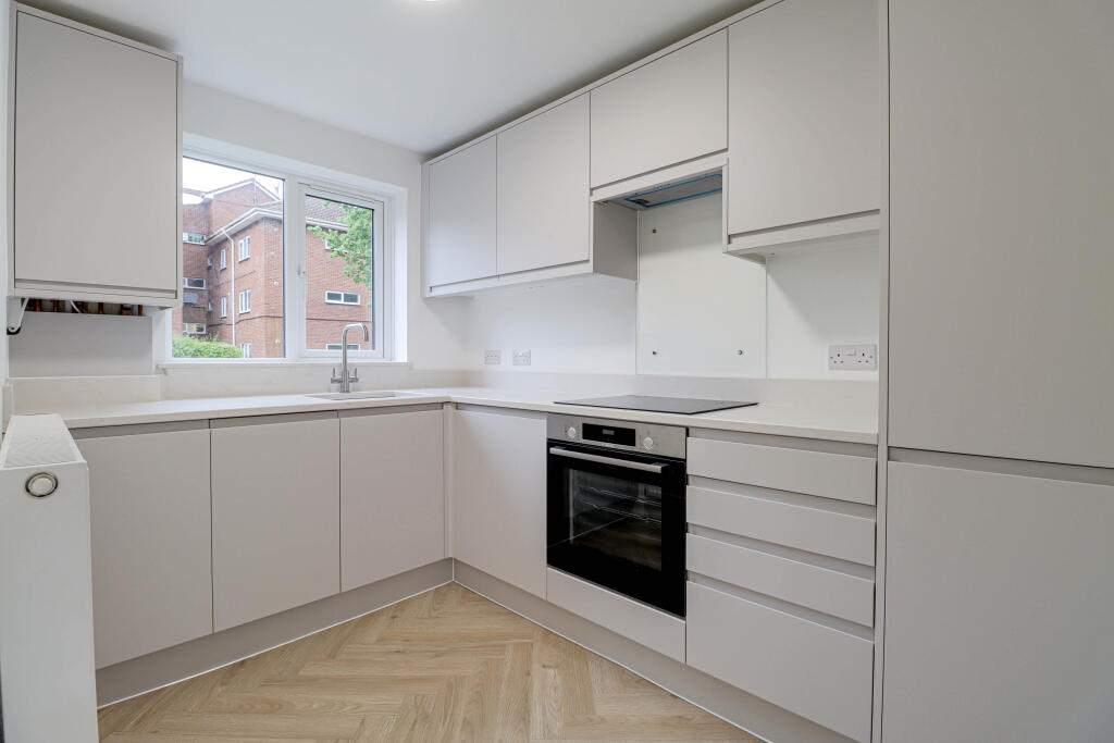 Hillside Road, Harpenden, AL5 photo 4