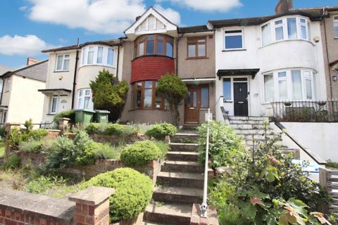 Ankerdine Crescent, Shooters Hill SE18