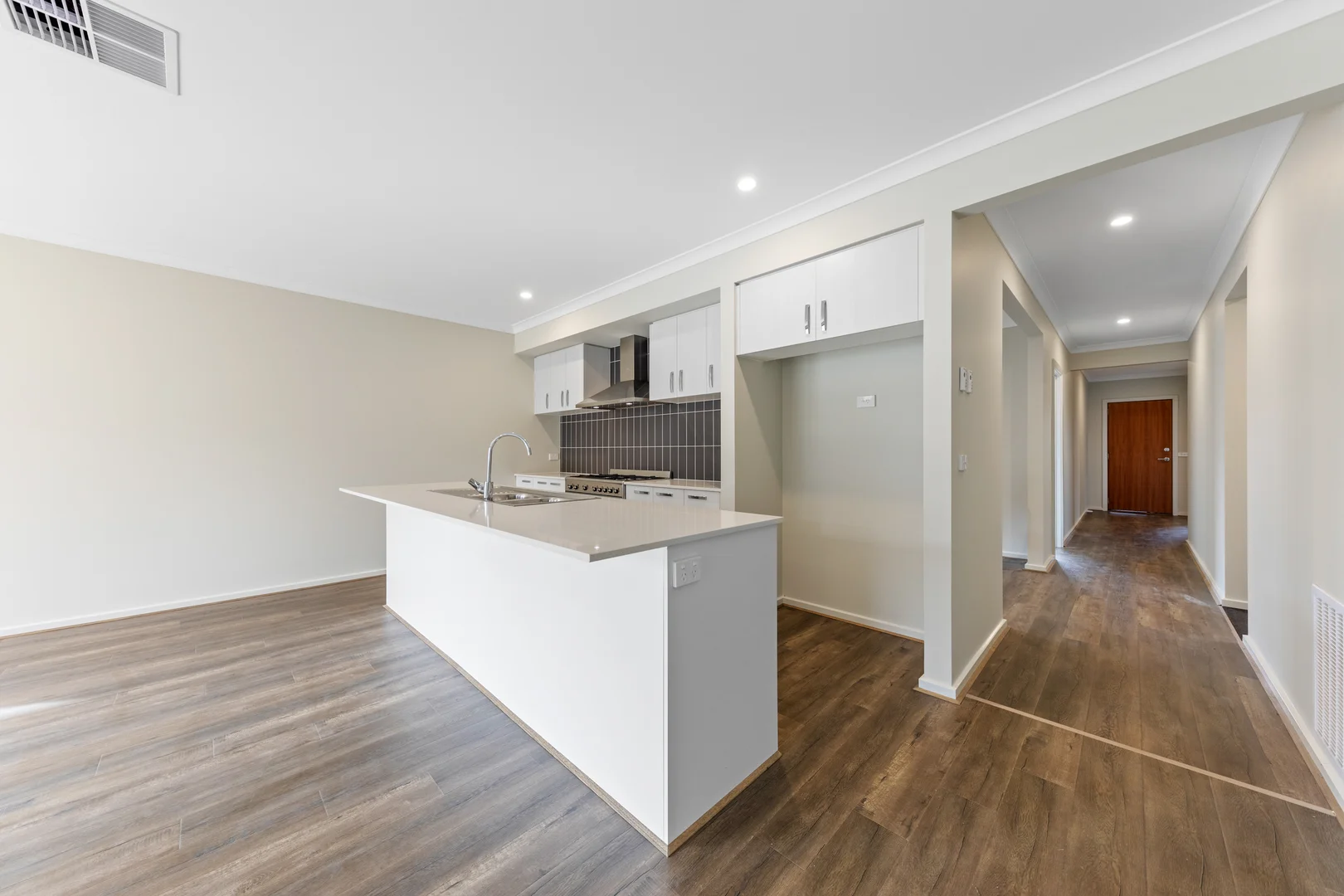 47 Skyline Drive, Warragul VIC 3820 photo 3