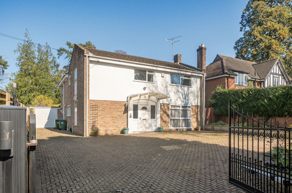4 bed detached house for saleBassett Heath Avenue, Bassett, Southampton, Hampshire SO16