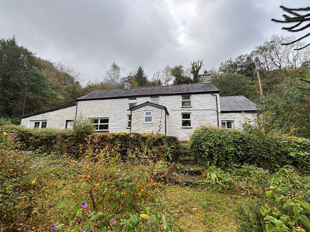 4 bed farm for saleLlanddewi Brefi, Tregaron SY25