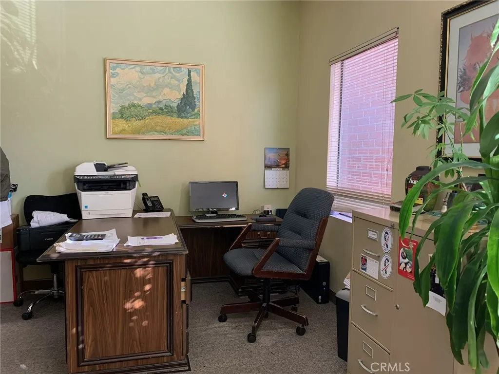 14654 Victory Blvd, Van Nuys, CA 91411