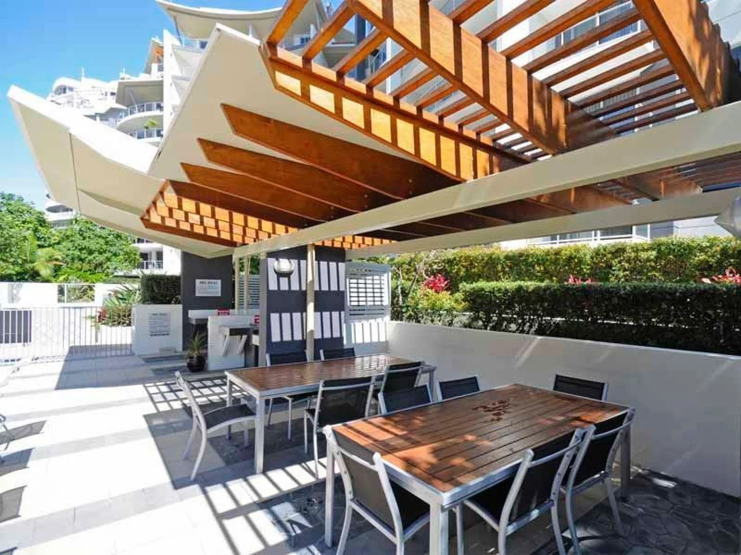 Additional image 2 of ID:21174060/21-31 Cypress Avenue, Surfers Paradise QLD 4217