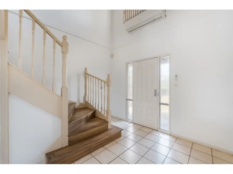 52 Latina Circuit, Prestons NSW 2170 photo 3