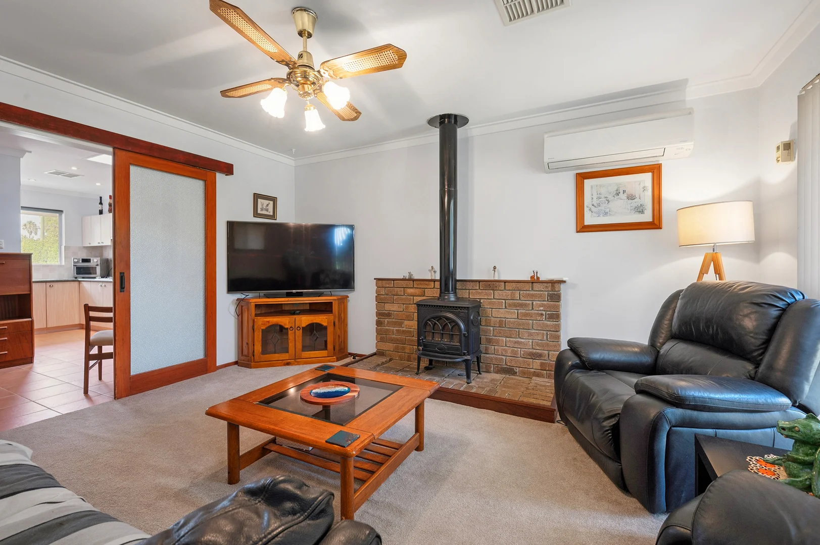28 Lowanna Way, Armadale WA 6112 photo 3
