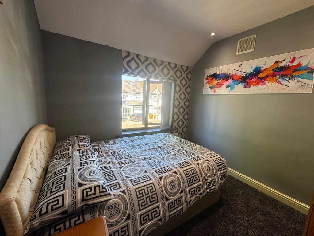 6 Bedroom House Available In Hall Green  photo 5