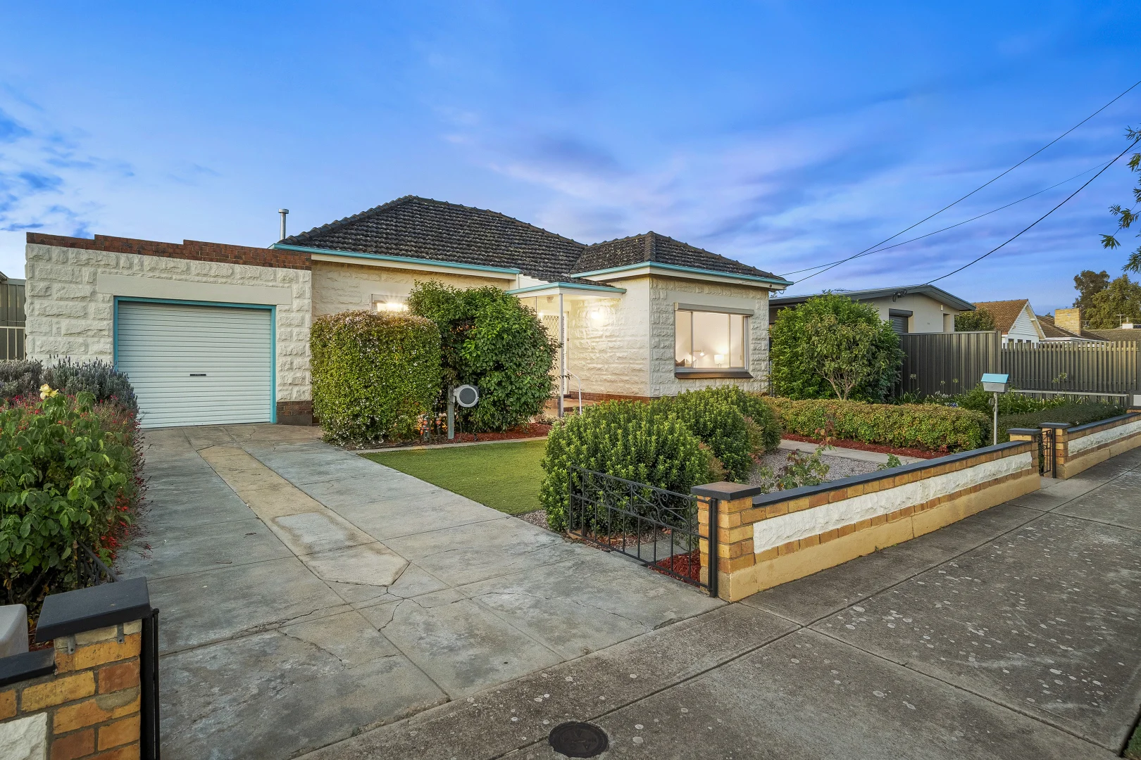 12 Lucerne Grove, Findon SA 5023 photo 2
