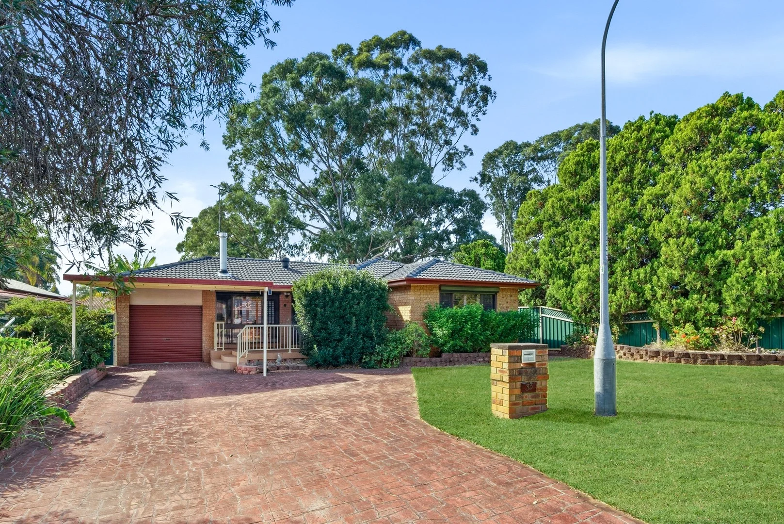 33 Rutherglen Drive, St Andrews NSW 2566