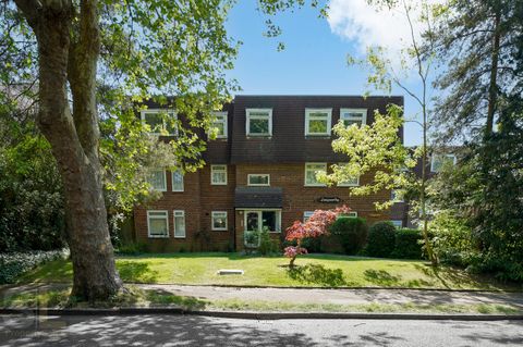 Royston Grove, Hatch End HA5