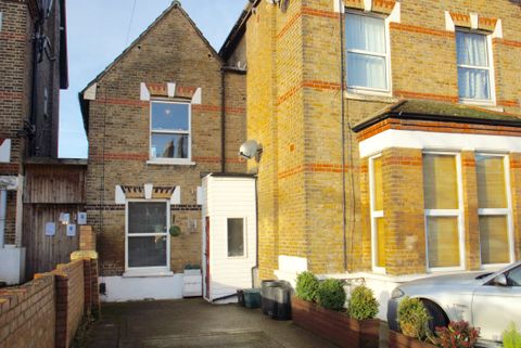 18 Langley Road, Beckenham BR3