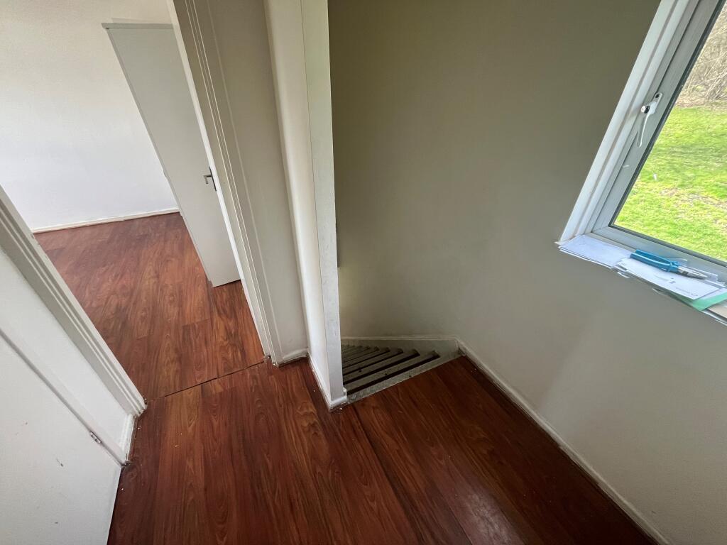 31 Myddleton Street photo 5