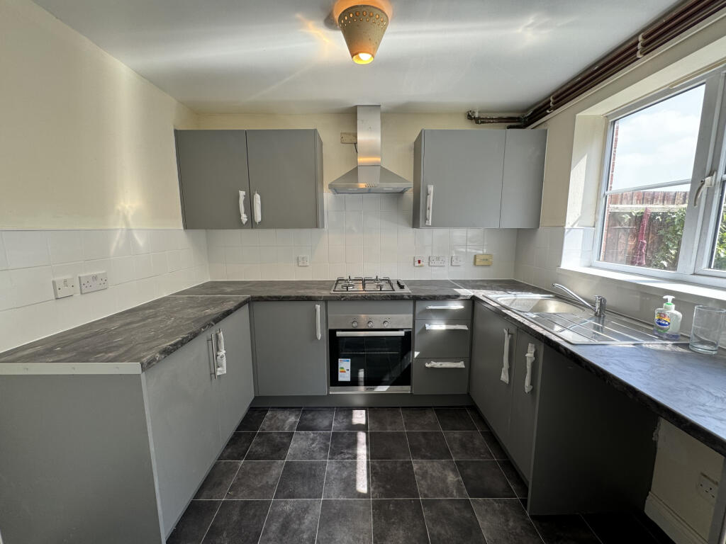 Brades Rise,  Oldbury, B69 photo 2
