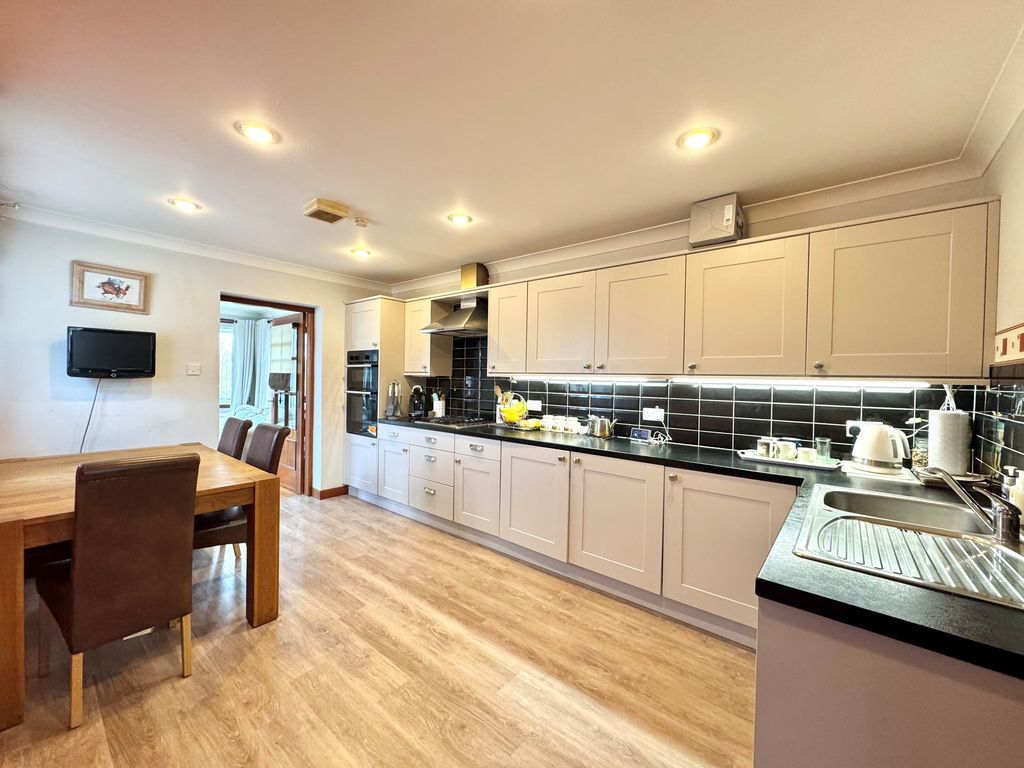 3 bed detached bungalow for saleLomond View, Drongan KA6 photo 5