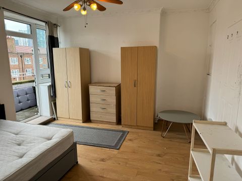 Stutfield Street, Aldgate East E1, Room to rent