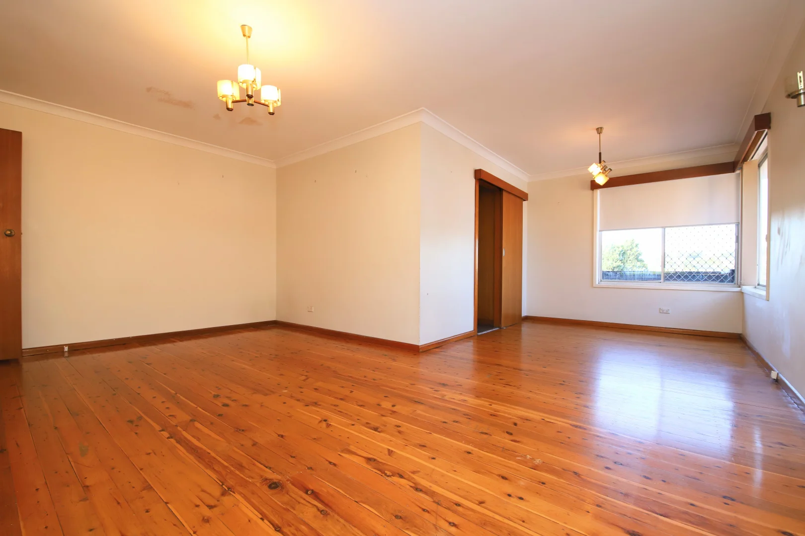 Additional image 2 of 39 Saric Avenue, Georges Hall NSW 2198