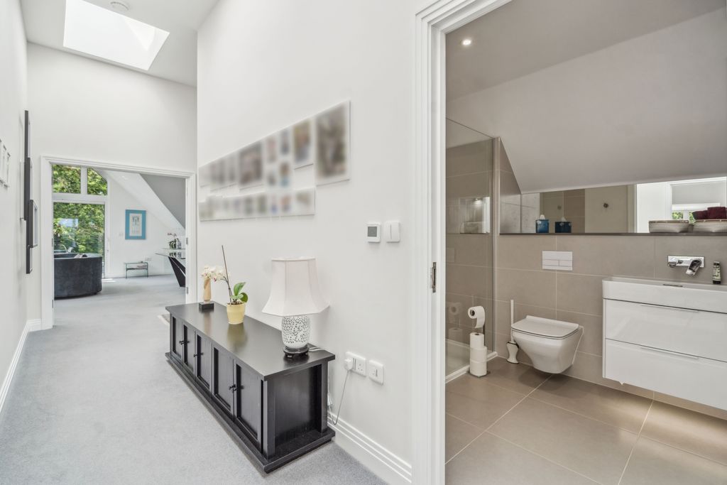 Additional image 21 of 3 bed flat for saleSouth Park Crescent, Gerrards Cross, Buckinghamshire SL9