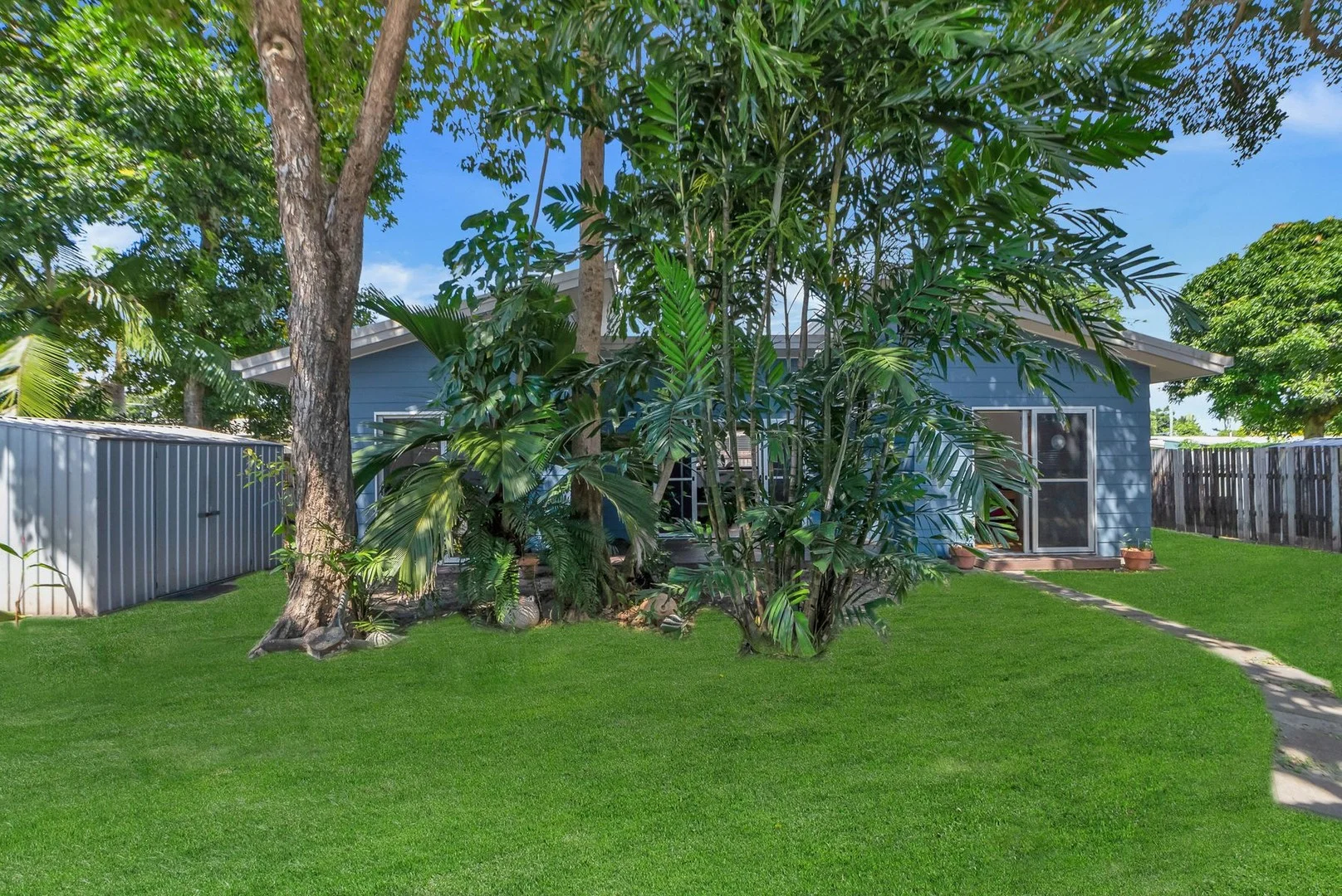 7B Cassia Street, Holloways Beach QLD 4878