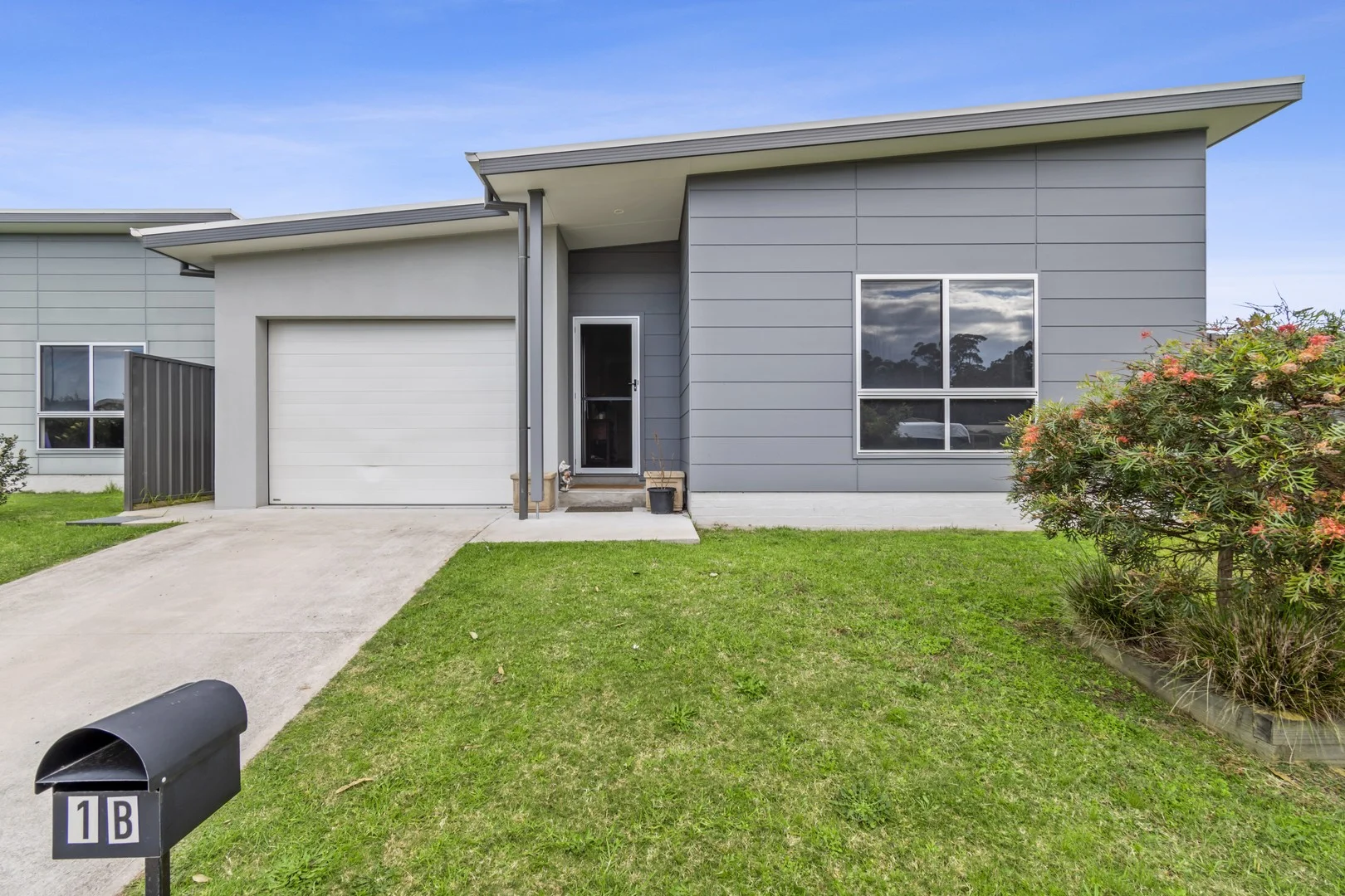1B Gillan Grove, Broulee NSW 2537