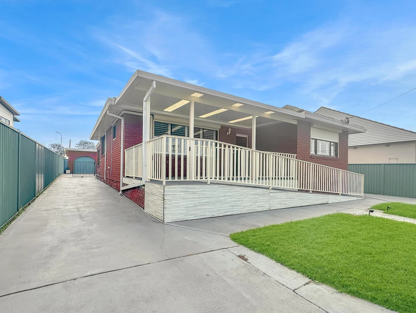 304 Shellharbour Road, Barrack Heights NSW 2528