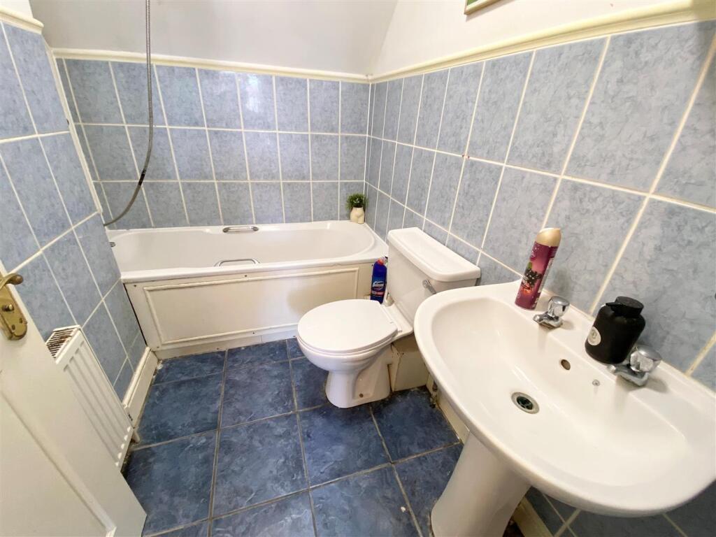 Bradmore Green, Brookmans Park, Herts photo 5