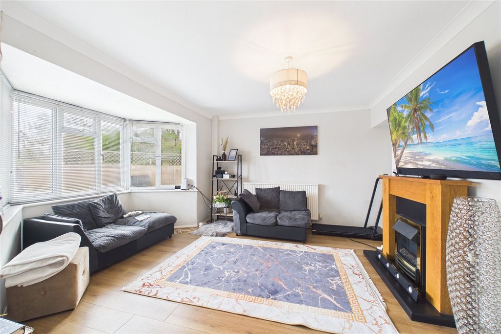 Additional image 2 of 3 bed semi-detached house for saleNorcot Road, Tilehurst, Reading, Berkshire RG30