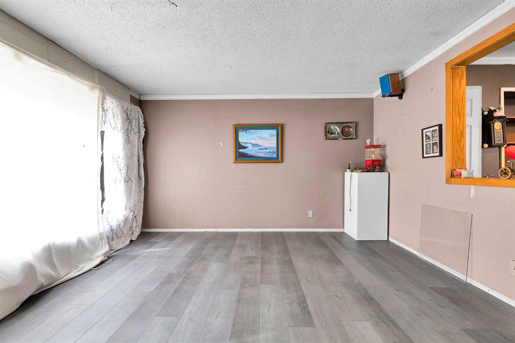 Additional image 5 of 924 Hunterston Hill NW, Calgary, AB, T2K 4N8