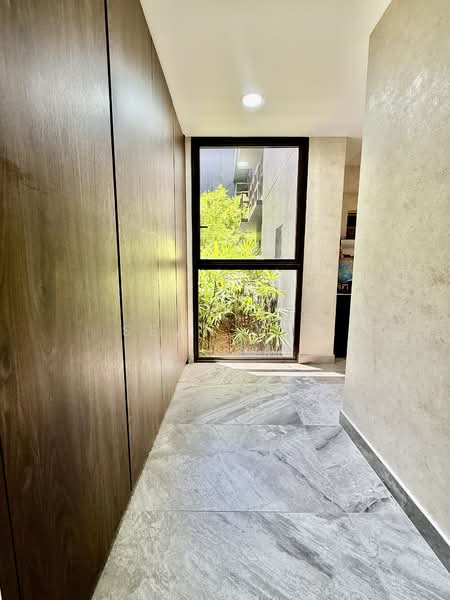 61 Canberra Drive photo 3