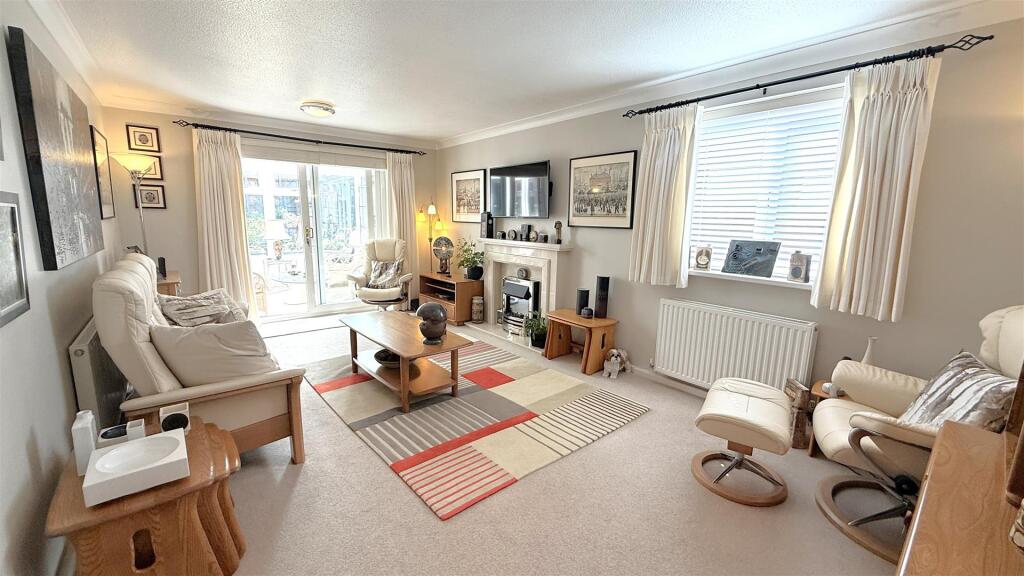 Birch Close, Bournville, Birmingham photo 2