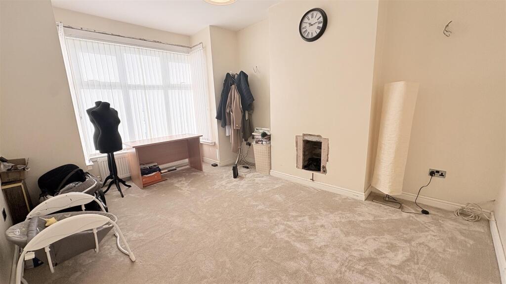 Oakwood Road photo 2