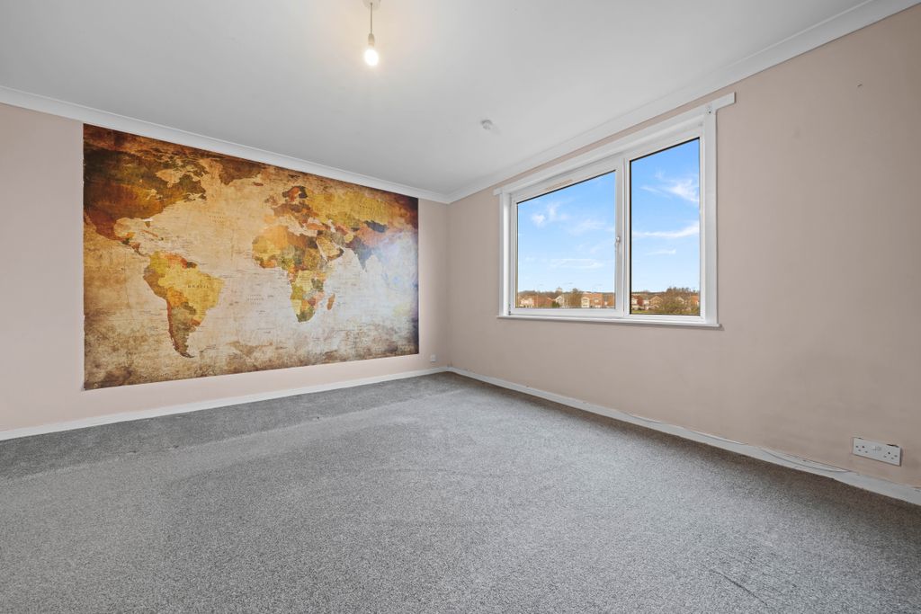 Additional image 4 of 3 bed flat for saleOnslow Road, Drumry, Clydebank G81
