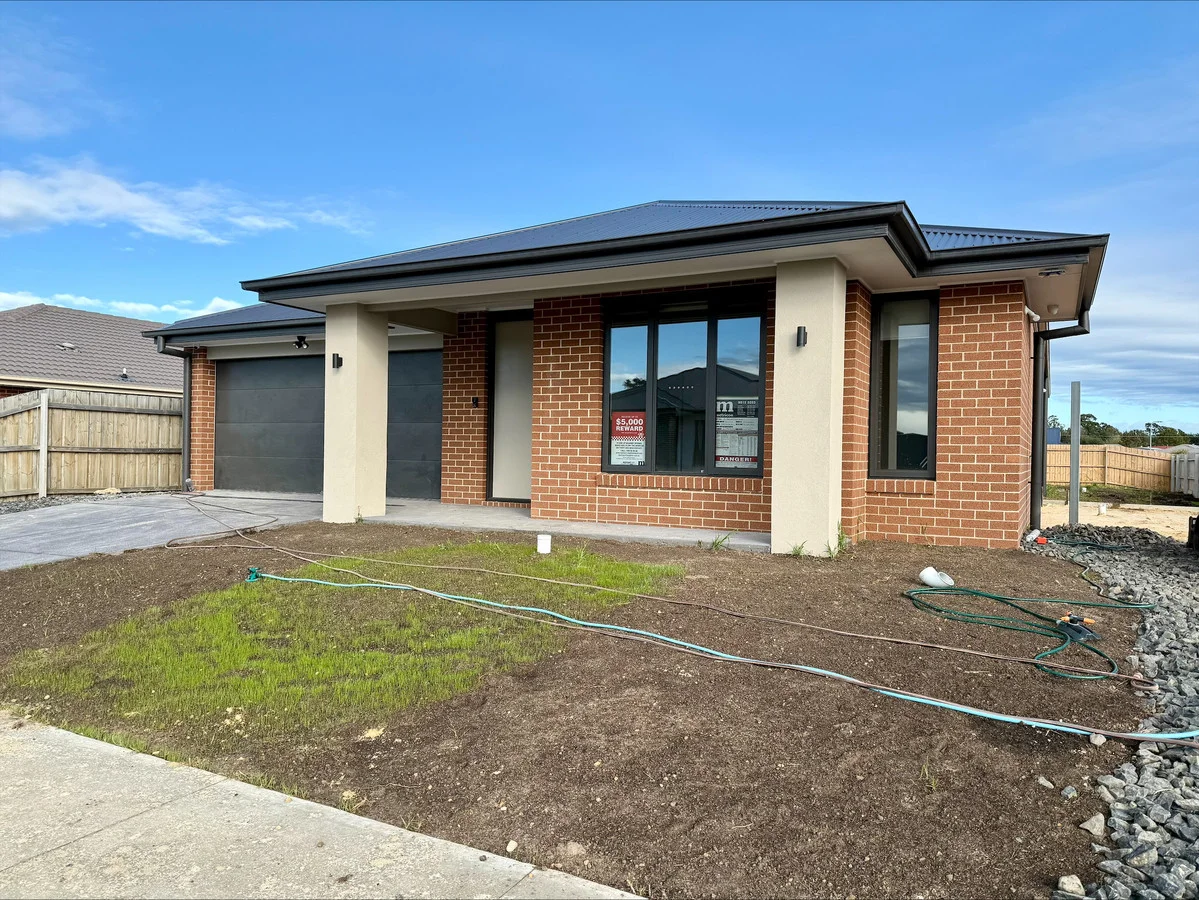 43 Castleknock Drive, Glengarry VIC 3854