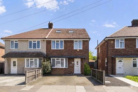 Rayners Crescent, Northolt UB5