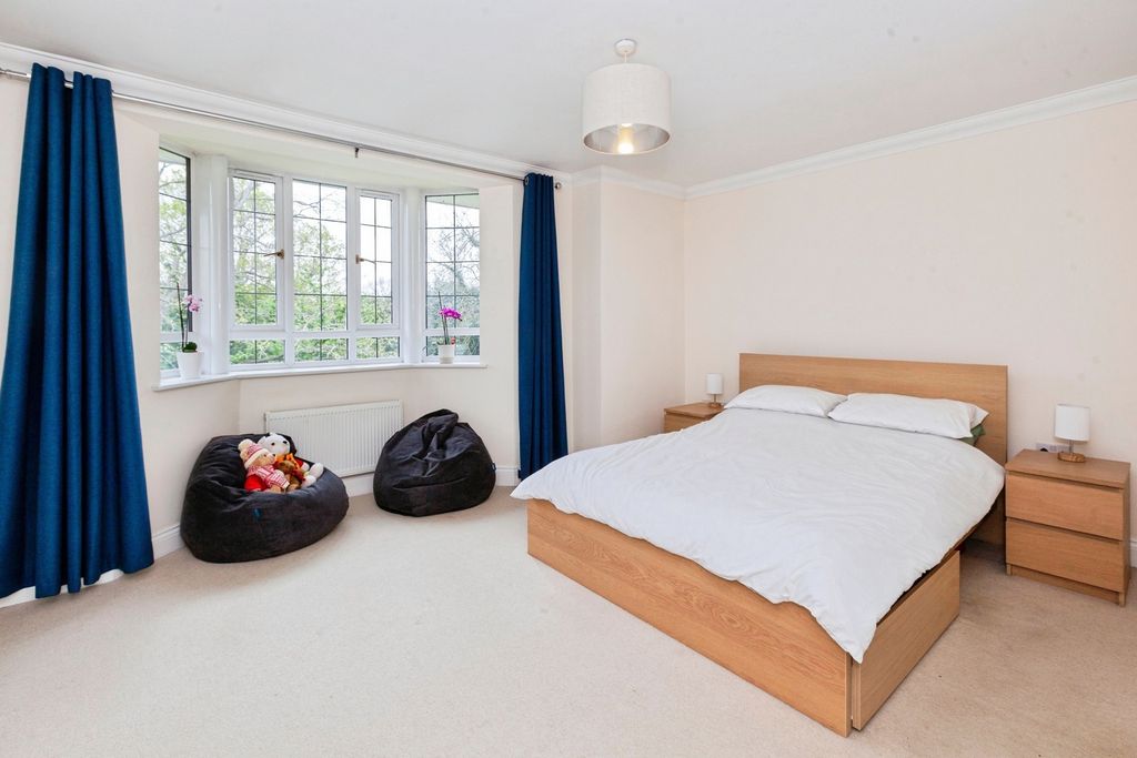 Additional image 10 of 2 bed flat for saleShoppenhangers Road, Maidenhead, Berkshire SL6