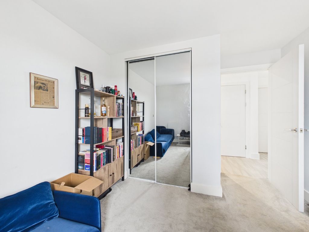 Additional image 10 of 2 bed flat for sale40 Stoke Road, Slough, Berkshire SL2