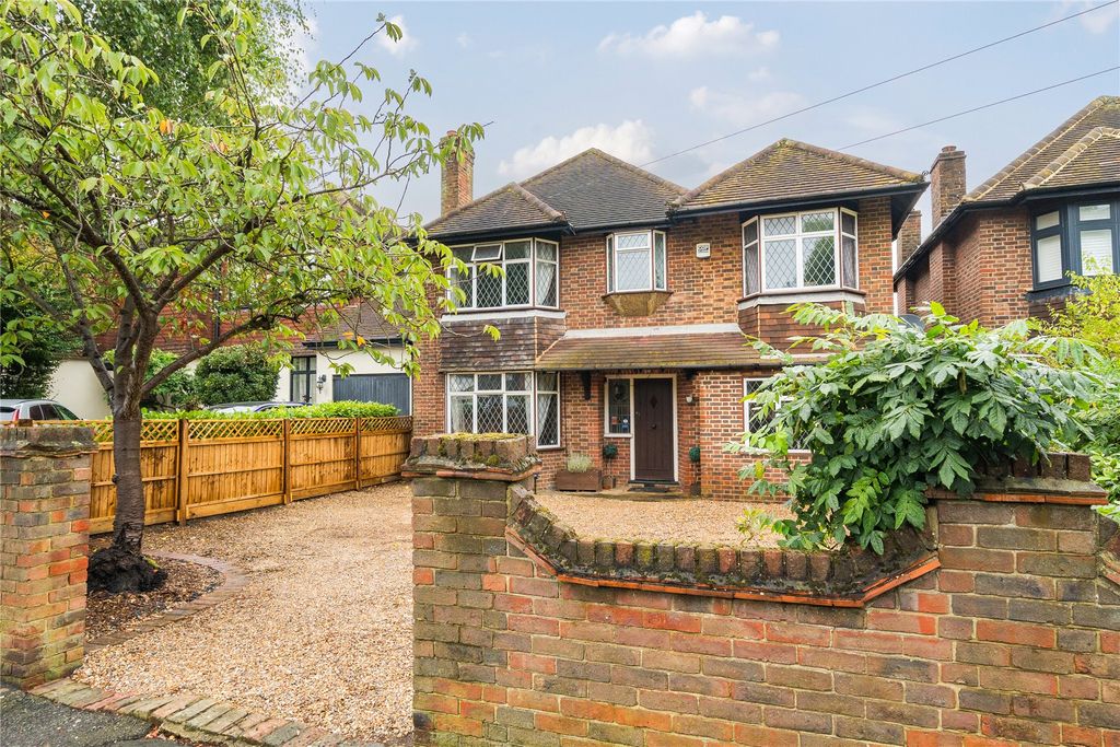 5 bed detached house for saleWalton On Thames, Surrey KT12