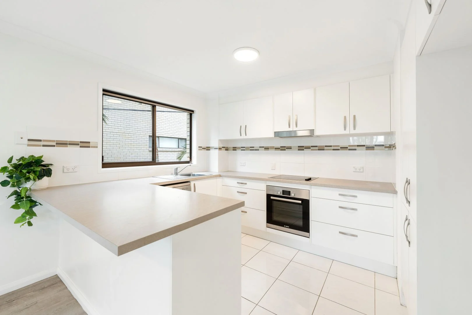Additional image 2 of 4/92 Stanhill Drive, Chevron Island QLD 4217