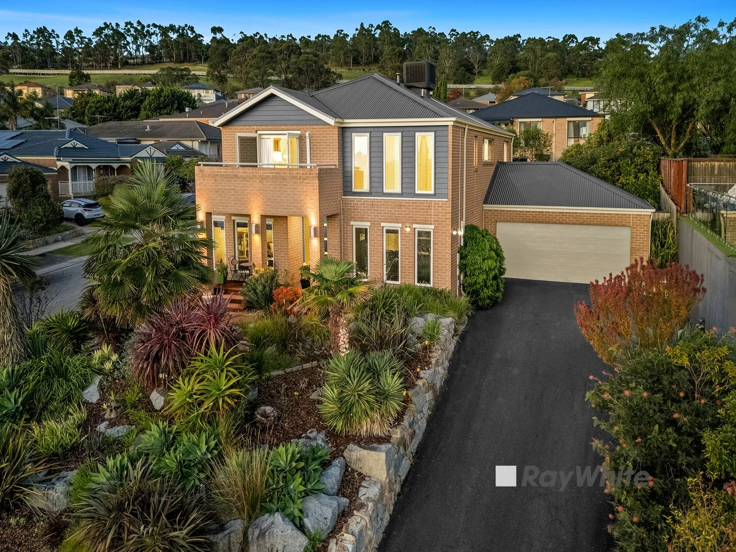 82 Montbrae Circuit, Narre Warren North VIC 3804