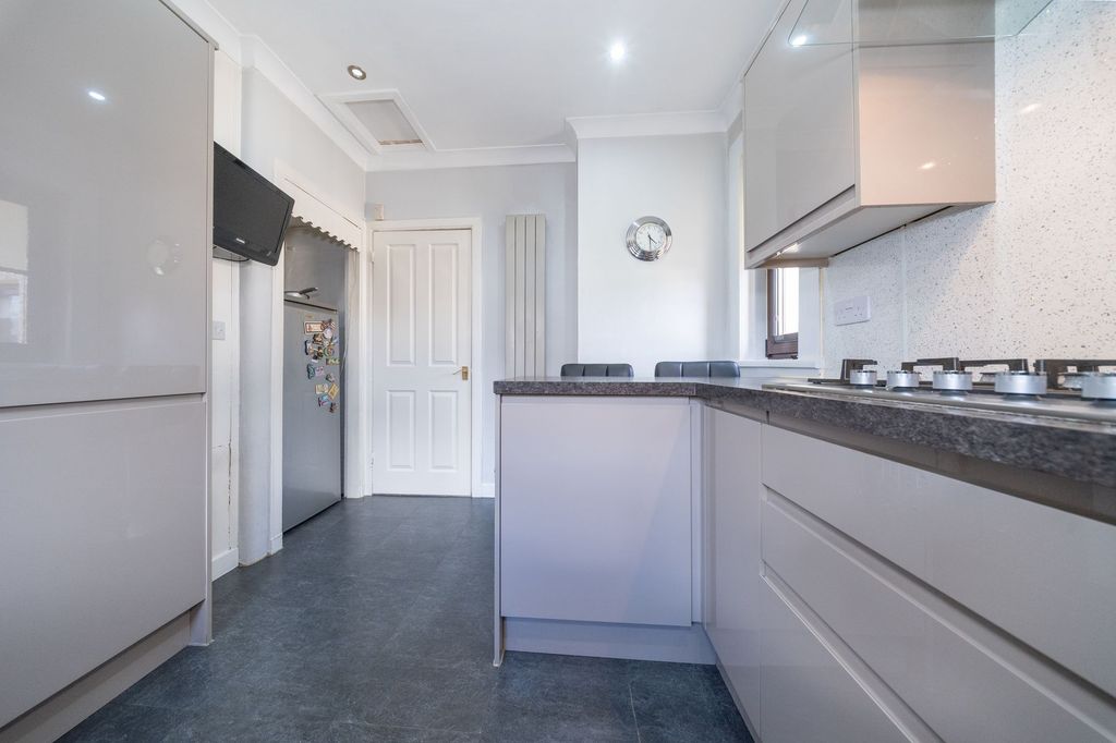 Additional image 7 of 2 bed flat for saleJubilee Road, Whitburn EH47