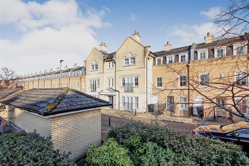 1 bed flat for saleSt. Matthews Gardens, Cambridge CB1