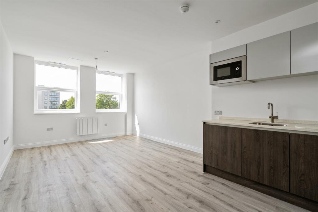 Additional image 2 of Apt 22 Warwick House, 737 Warwick Road. Solihull B91 3DG