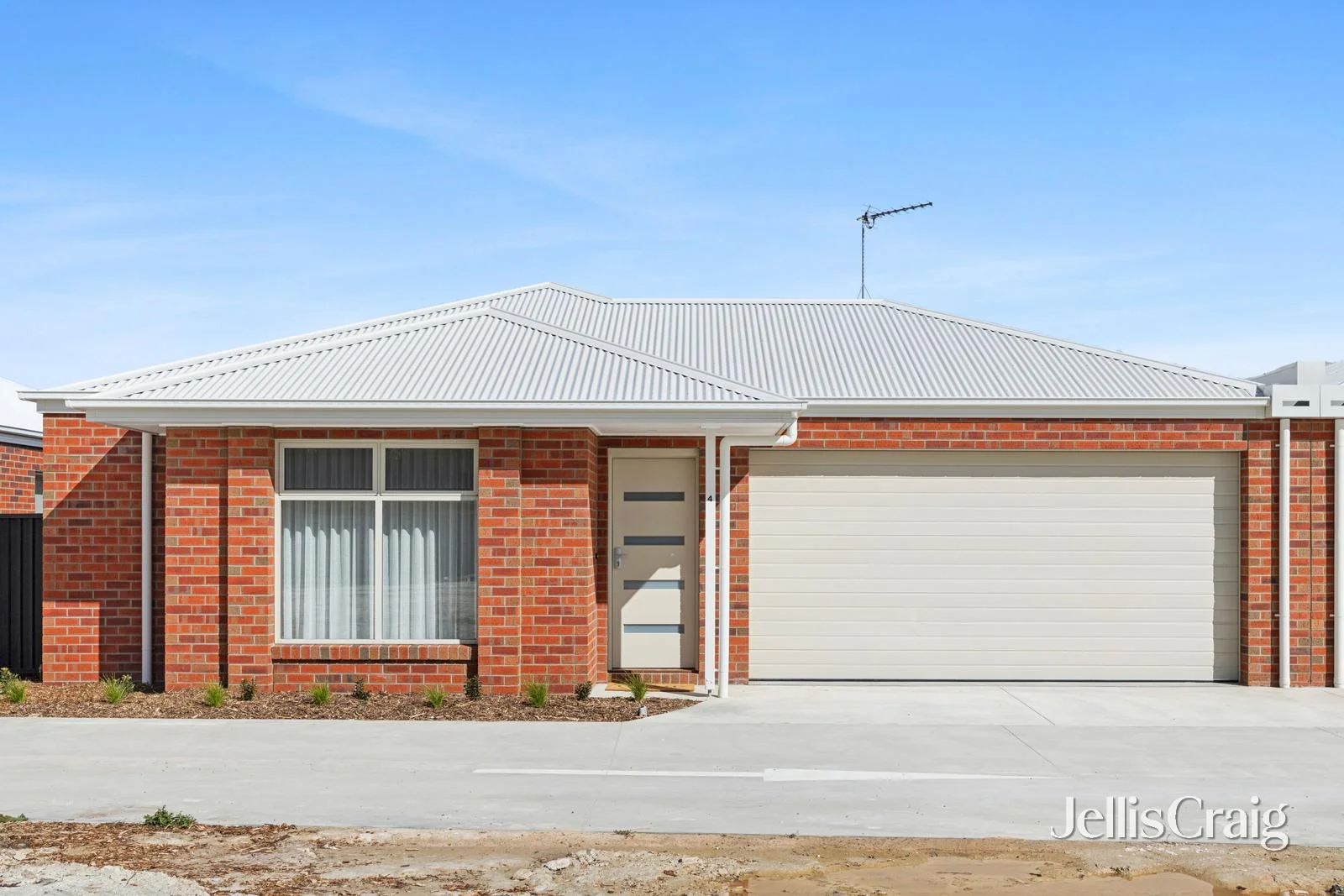 4 Miners Crescent, Canadian VIC 3350