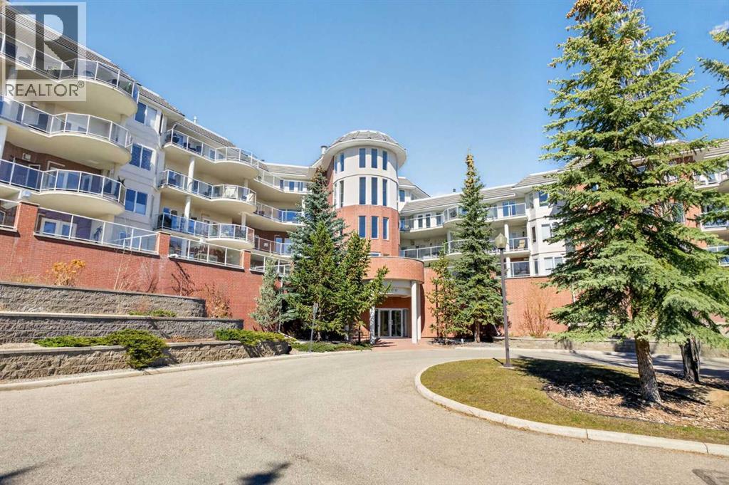 202, 200 Patina Court SW