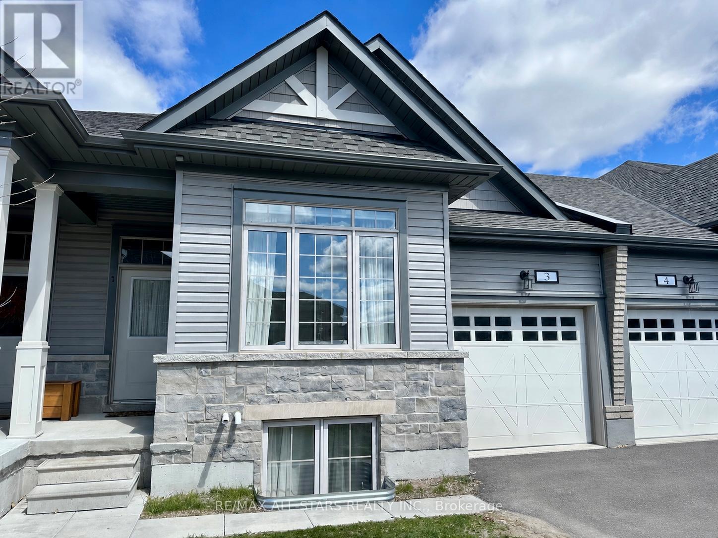 3 - 17 LAKEWOOD CRESCENT
