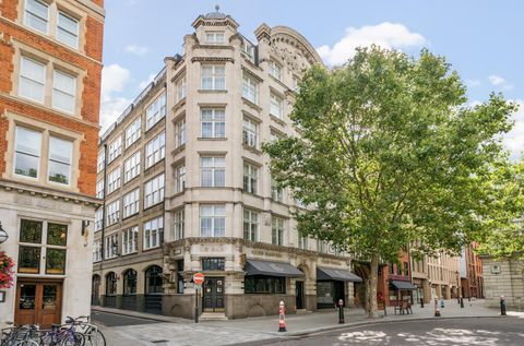 St. Bartholomew House 57 West Smithfield, London EC1A